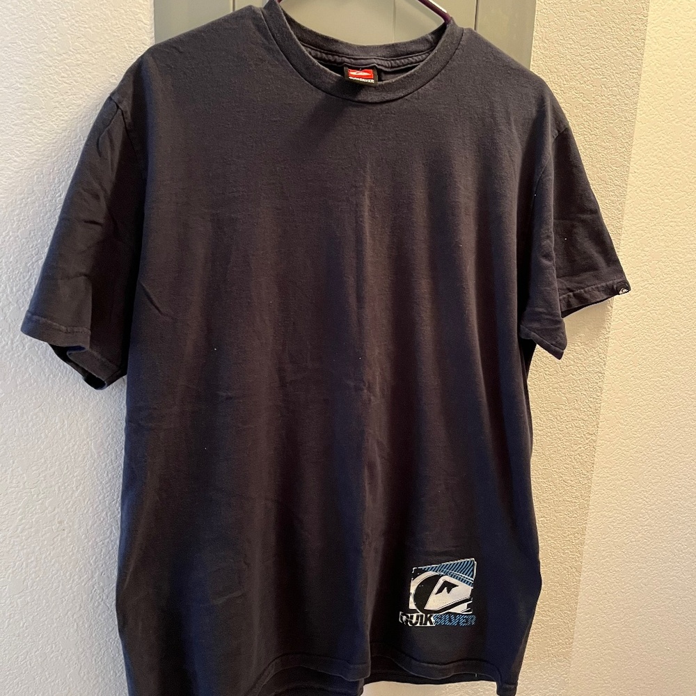 Quiksilver size Medium dark blue t shirt